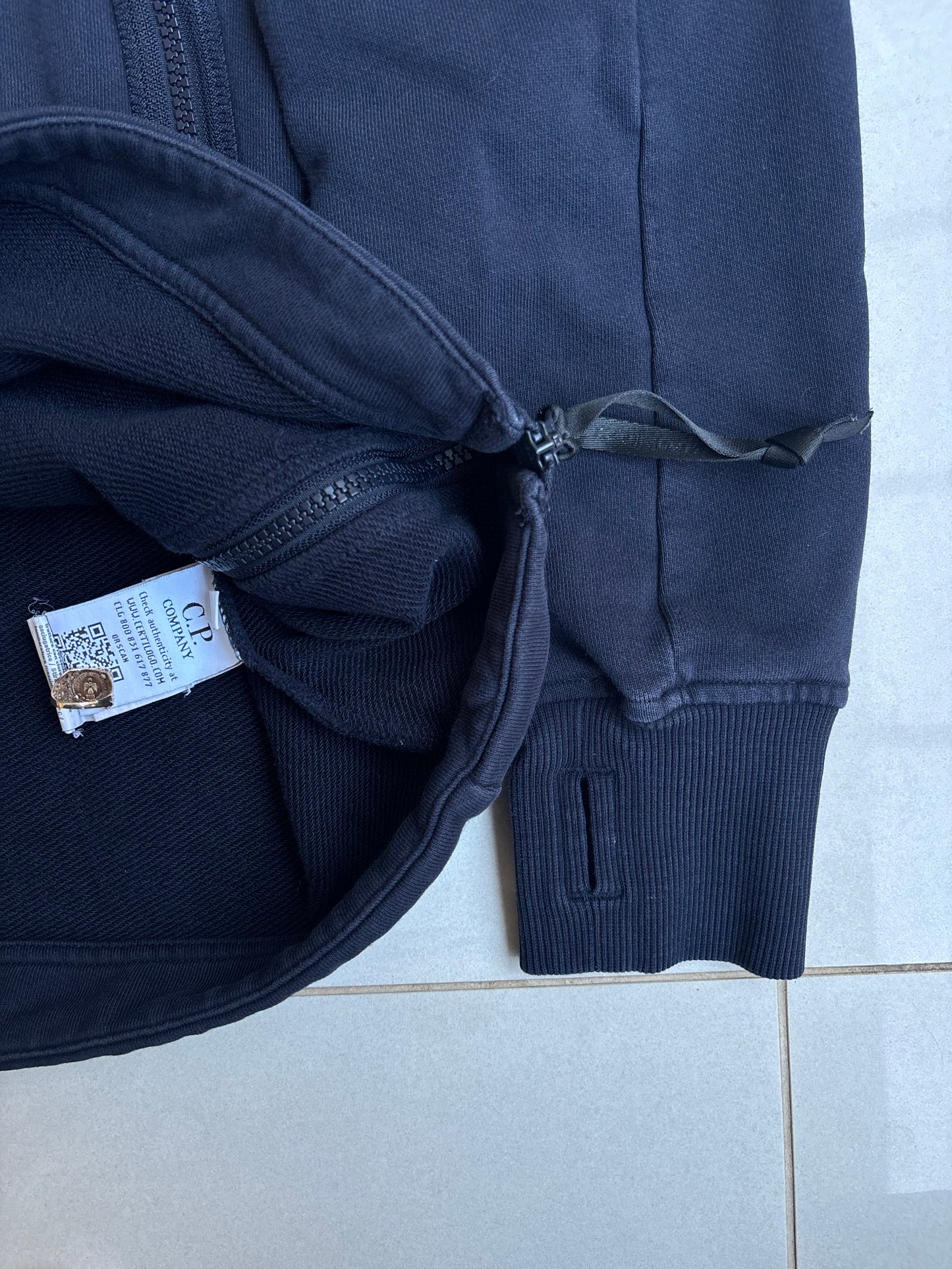 C.P Company AW22 Zipped Rounded Goggle Sweatshirt Navy M