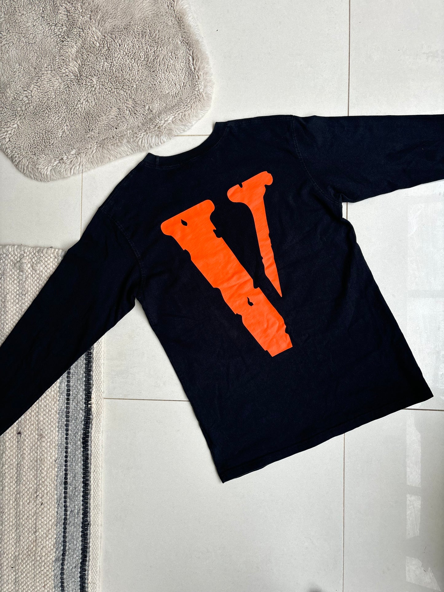 Vlone “Friends” Longsleeve T Shirt Black Orange size S