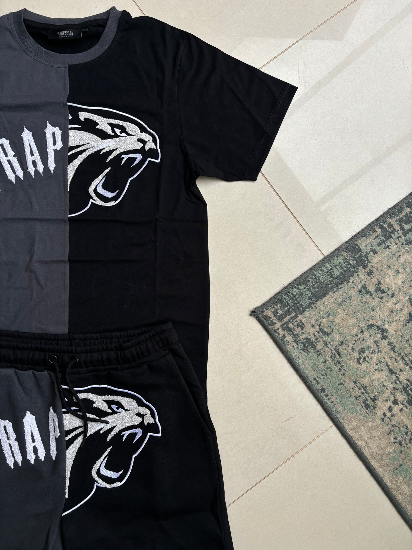 Trapstar Irongate Shooter Shorts T Shirt Set Black/Dark grey M