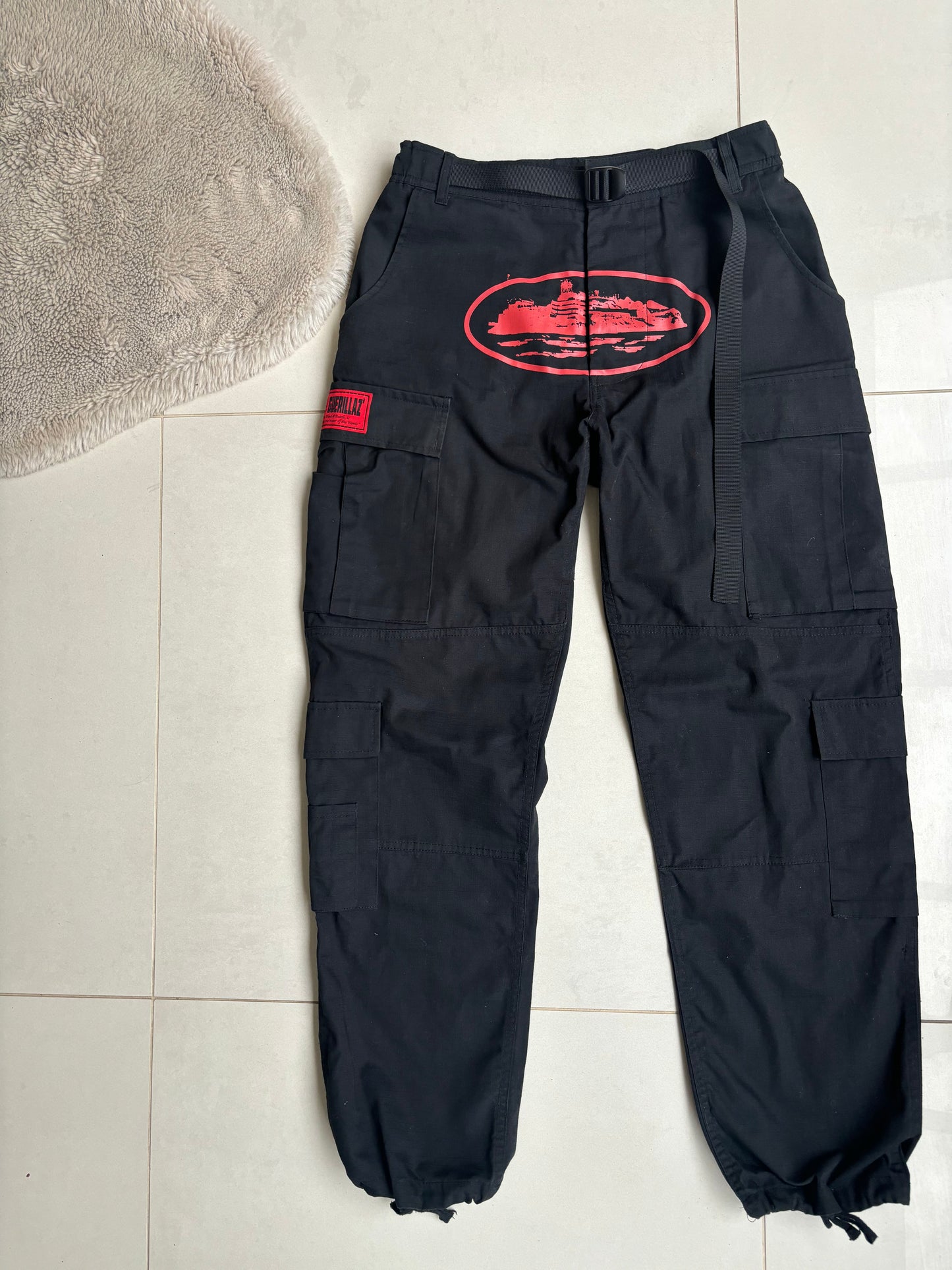 Corteiz Guerillaz Cargo Pant/Trouser Black Red S