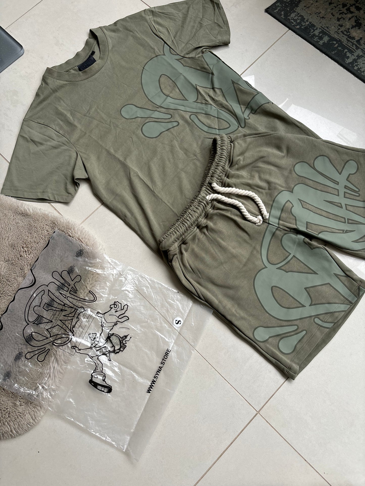 Syna World Khaki Short + T-shirt Set S